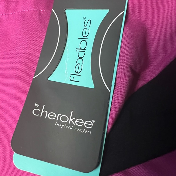 Cherokee Women's Infinity Mock Wrap Scrubs Top - Picture 9 of 11